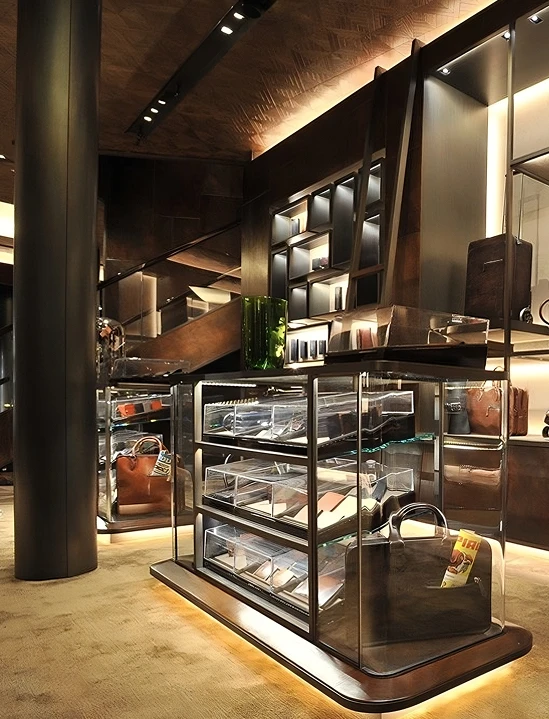 BERLUTI STORE - RUE DE SÈVRES Left Image 7