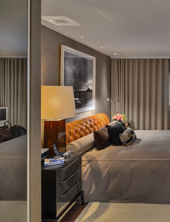 Bachelor´s house in London Left Image 6