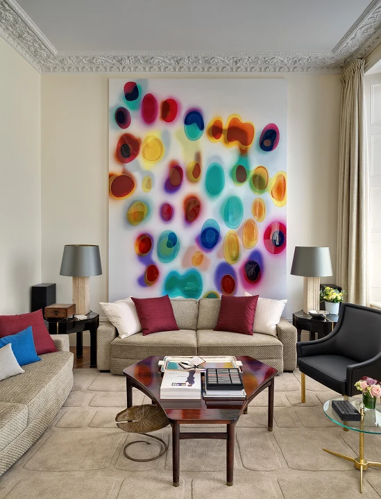 Bachelor´s house in London Left Image 4