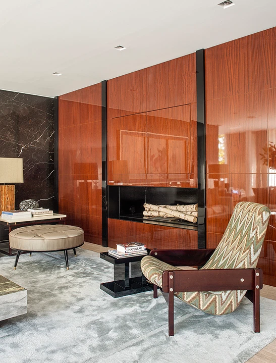 House over the river  Right Image 5