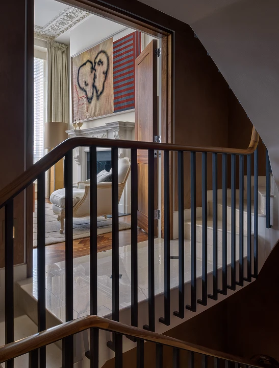 Bachelor´s house in London Right Image 1