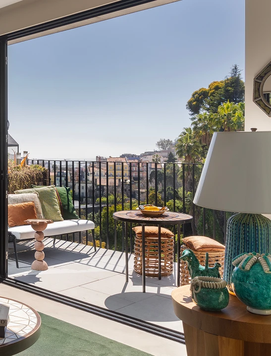 Apartment over the botanical garden Right Image 2
