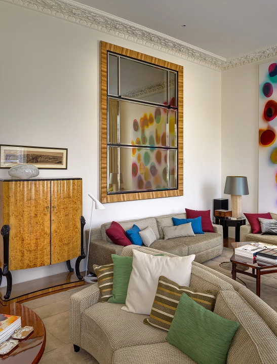 Bachelor´s house in London Right Image 4