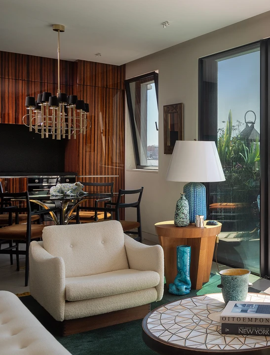 Apartment over the botanical garden Left Image 2