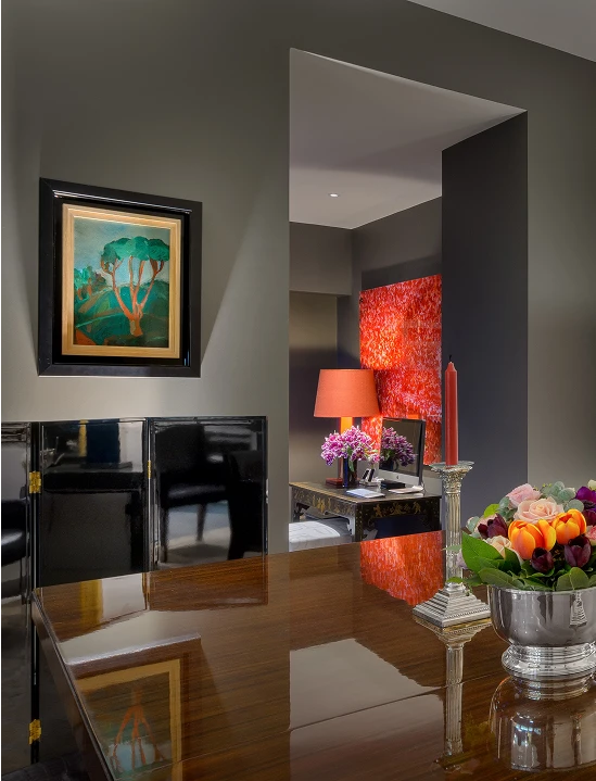 Bachelor´s house in London Left Image 10