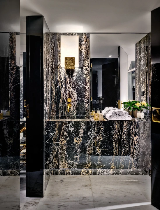 BELGRAVIA TOWNHOUSE Left Image 17