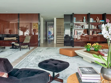 House over the river  Mobile Image 10