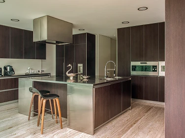 House over the river  Mobile Image 16