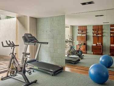 House over the river  Mobile Image 28