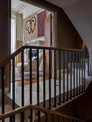 Bachelor´s house in London Mobile Image 3