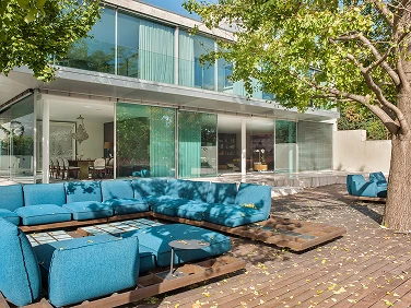 House over the river  Mobile Image 29