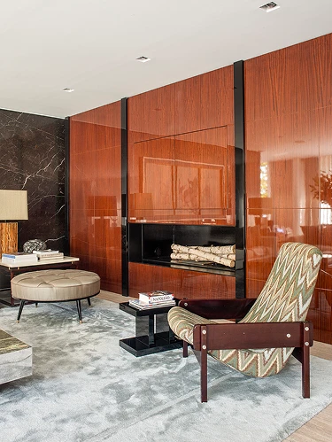 House over the river  Mobile Image 7