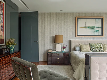 House over the river  Mobile Image 19