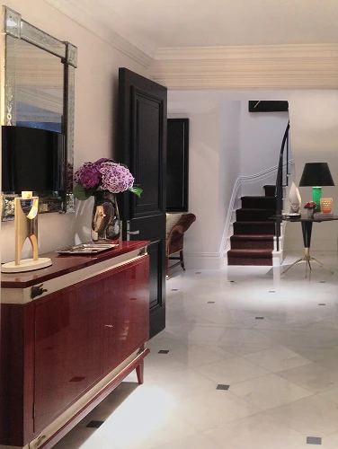 HIDE PARK PENTHOUSE Mobile Image 4